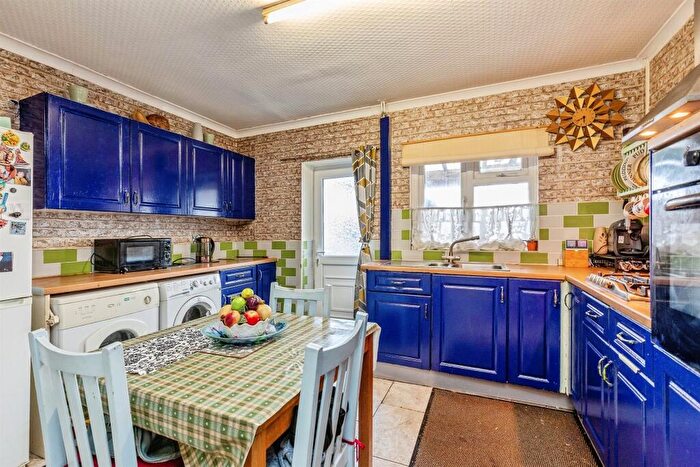 3 Bedroom Semi Detached House For Sale In Lynton Road, Bristol, BS3