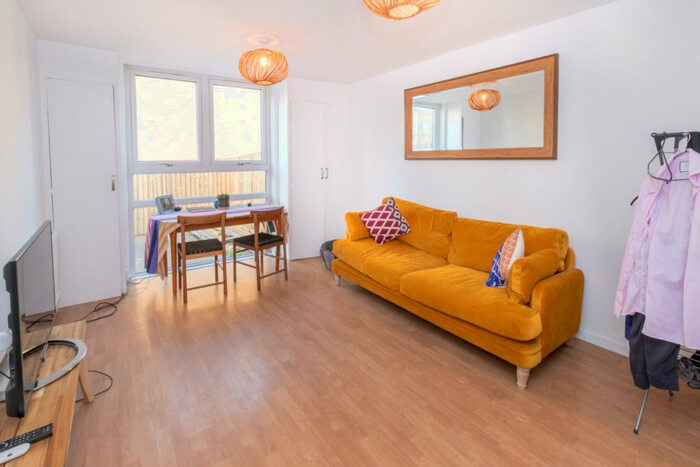 2 Bedroom Terraced House To Rent In Huguenot Square, London, SE15