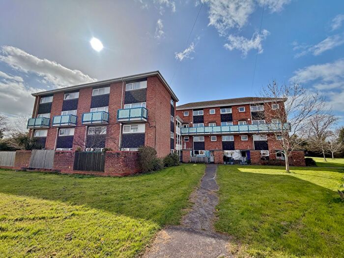 2 Bedroom Maisonette For Sale In Redlands Lane, Fareham, PO16