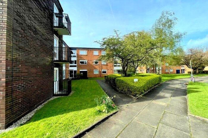 1 Bedroom Flat To Rent In Hackness Road, Manchester, M21