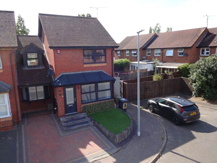 4 Bedroom Link Detached House For Sale In Balmore Wood, Luton, Bedfordshire, LU3