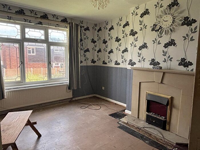 3 Bedroom End Terrace House For Sale In Bron Y Gaer, Llanfyllin, SY22