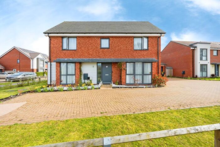 4 Bedroom Detached House For Sale In Tuddenham Row, Wootton, Bedford, MK43