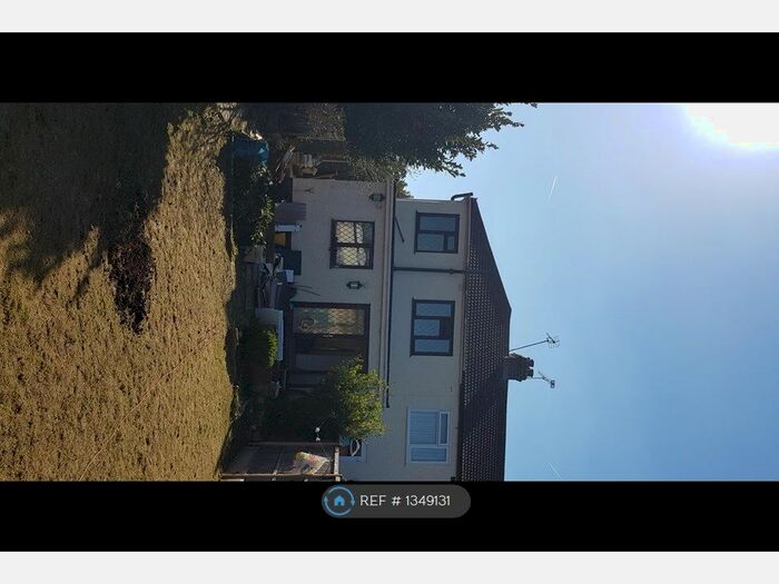 3 Bedroom End Of Terrace House To Rent In Faircross Avenue, London, RM5