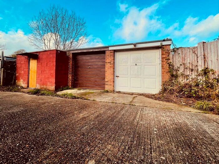 Garage / Parking To Rent In Lucraft Road, Brighton, BN2