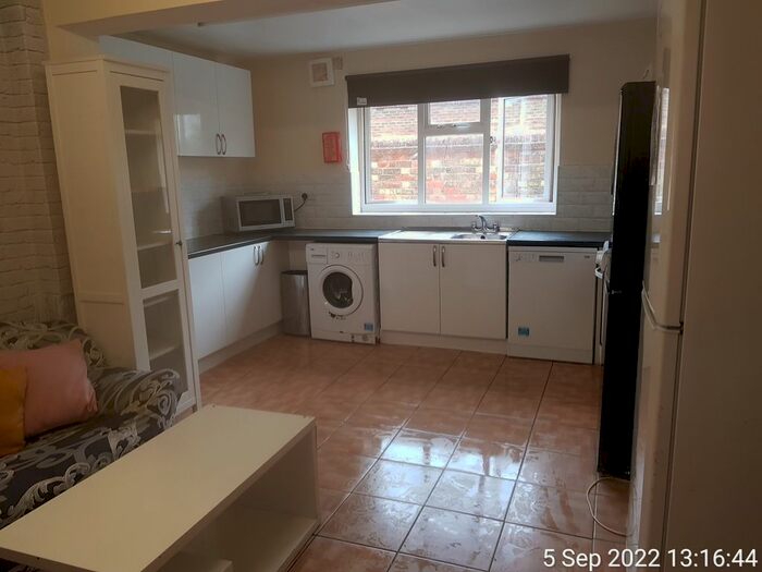 6 Bedroom Semi-Detached House To Rent In St. Marys Road, Oxford, OX4