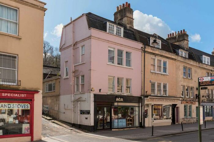 2 Bedroom Apartment To Rent In Widcombe Parade, BA2