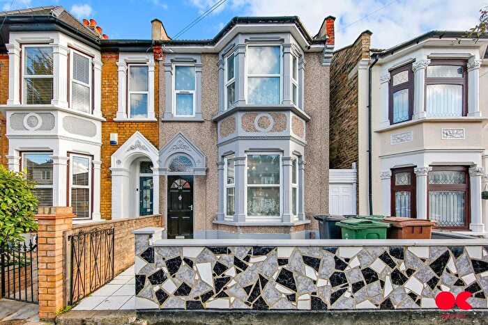 3 Bedroom End Terrace House For Sale In Chesterfield Road, Leyton, E10