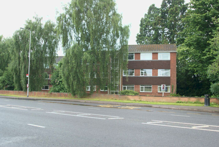 2 Bedroom Apartment To Rent In Dereham Court, Leamington Spa, CV32
