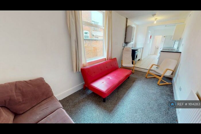 5 Bedroom Terraced House To Rent In Welford Road, Leicester, LE2