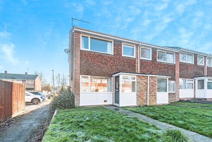 3 Bedroom End Of Terrace House For Sale In Stephens Road, Tadley, Hampshire, RG26