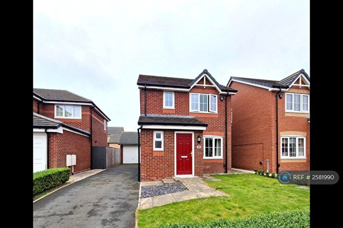 3 Bedroom Detached House To Rent In Moss House Road, Blackpool, FY4