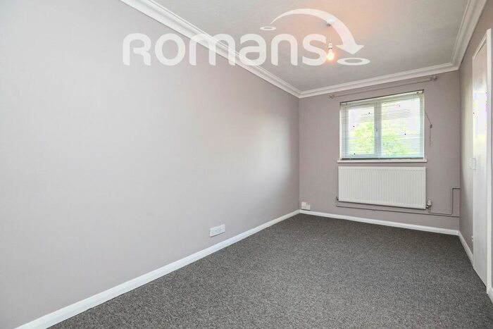 3 Bedroom Terraced House To Rent In Deepfield Road, RG12