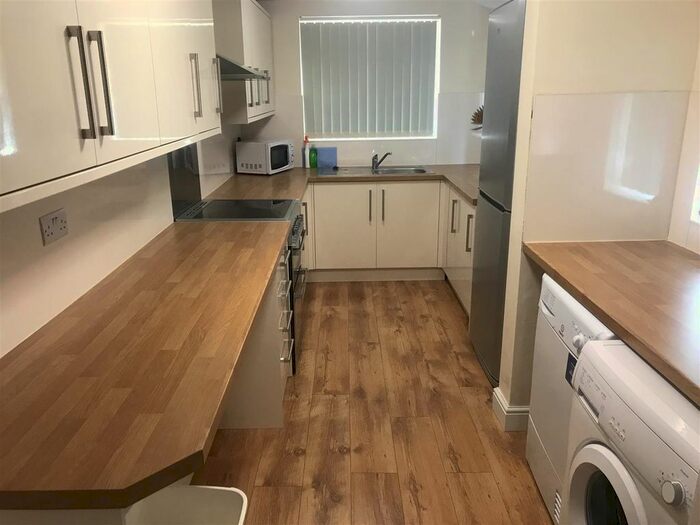 4 Bedroom Property To Rent In May Crescent, Lincoln, LN1