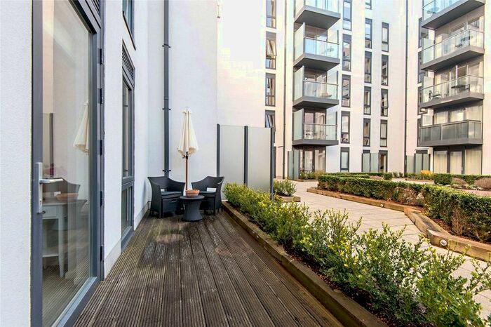 2 Bedroom Flat To Rent In Central Street, London, EC1V