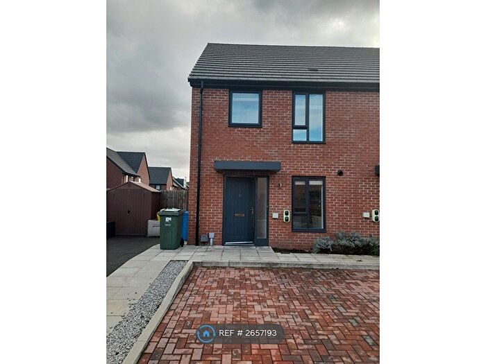 2 Bedroom Semi-detached House To Rent In Broadway, Manchester, M31