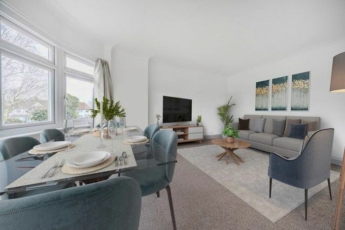 3 Bedroom Flat To Rent In Newcombe Park, Mill Hill, NW7