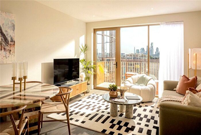 1 Bedroom Flat For Sale In Regents View, Hackney Road, Bethnal Green, E2