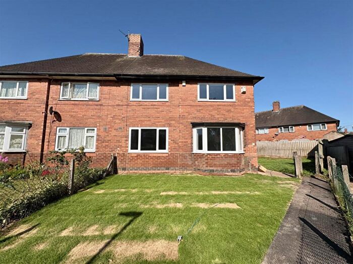 4 Bedroom Semi-Detached House To Rent In Westleigh Road, Aspley, Nottingham, NG8