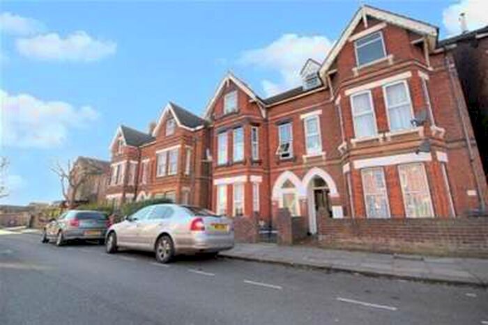 2 Bedroom Flat To Rent In Spenser Road, MK40