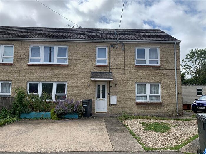 2 Bedroom Flat For Sale In Thurlocks, Tintinhull, Yeovil, BA22