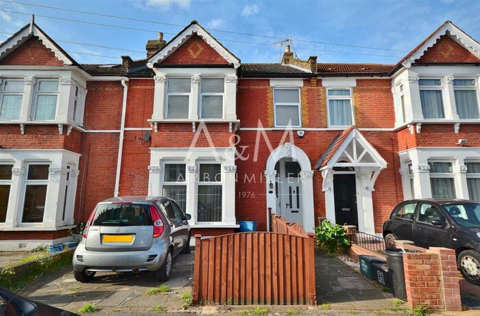 1 Bedroom Flat To Rent In Airthrie Road, Goodmayes, IG3