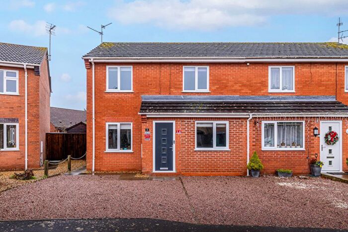 3 Bedroom Semi Detached House For Sale In Annette Close, Spalding, PE11