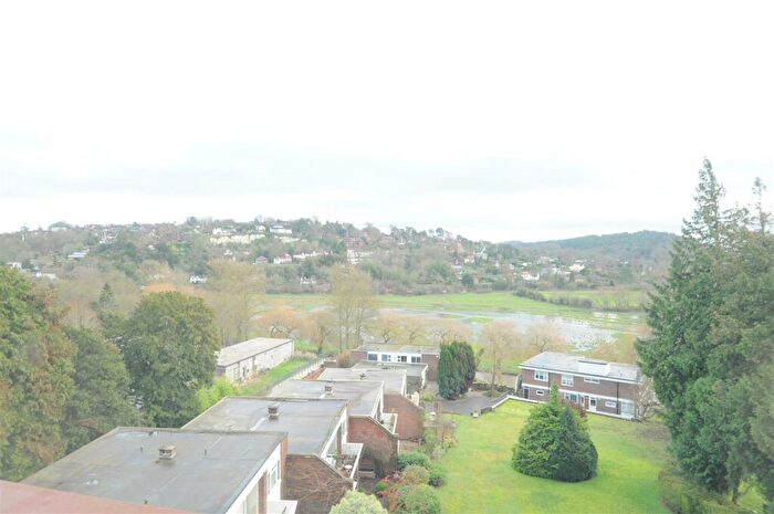 3 Bedroom Flat To Rent In The Meadows, Portsmouth Road, Guildford, GU2