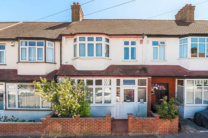 3 Bedroom Terraced House For Sale In Hatch Road, London, SW16