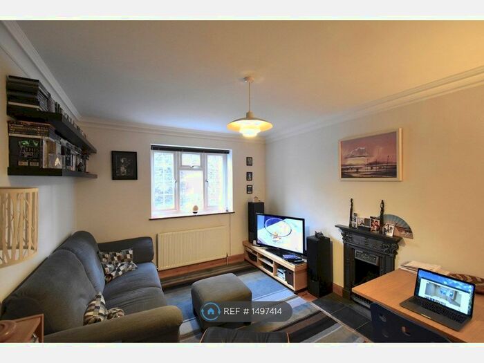 2 Bedroom Flat To Rent In Dunn Street, London, E8