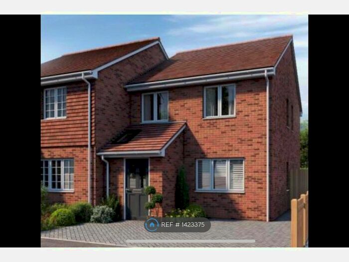 3 Bedroom Semi-Detached House To Rent In Tamarind Gardens, Cambridge, CB1