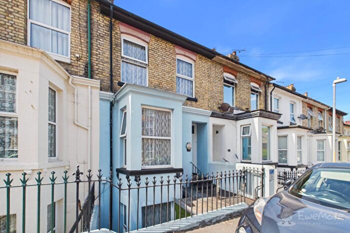 4 Bedroom Terraced House For Sale In Clarendon Road, Dover, CT17
