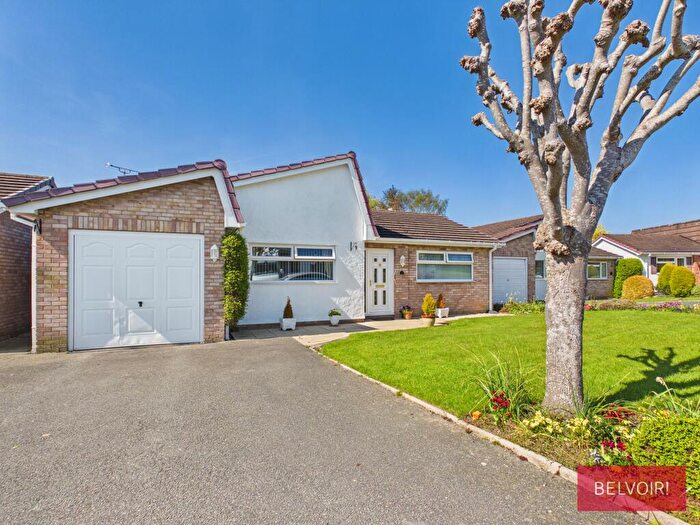 3 Bedroom Bungalow For Sale In Laurels Avenue, Bangor-On-Dee, Wrexham, LL13