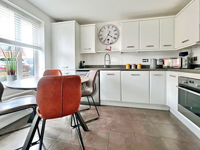 3 Bedroom Semi Detached House For Sale In Thomas Way, Abingdon, Oxfordshire, OX14