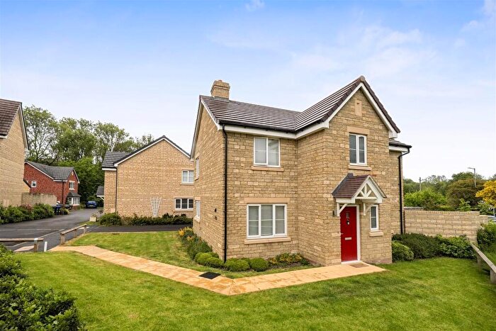 4 Bedroom Detached House For Sale In Sunbeam Drive, Chippenham, SN15