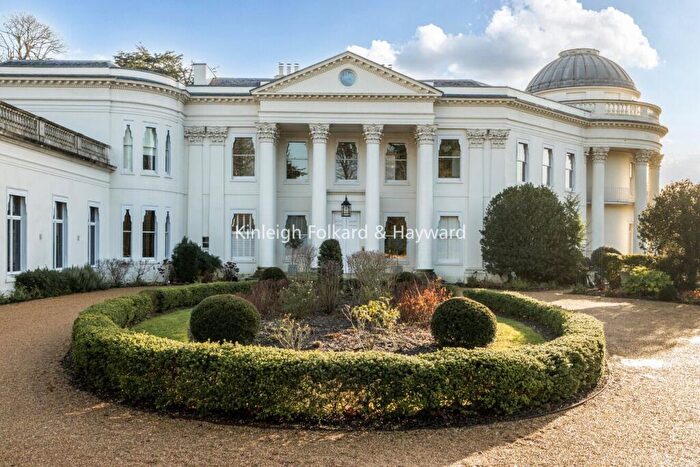 2 Bedroom Flat For Sale In Willoughby Lane, Bromley, BR1