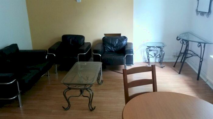 1 Bedroom Apartment To Rent In The Walk, Roath, Cardiff, CF24