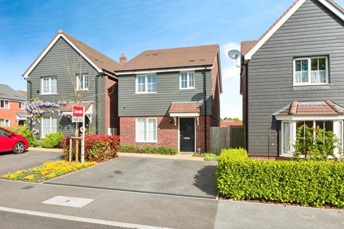 3 Bedroom Detached House For Sale In Anderdon Avenue, Rownhams, Southampton, SO16
