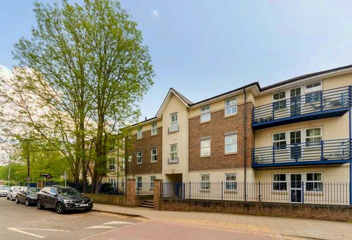 1 Bedroom Flat To Rent In Lower Kings Road, Kingston, KT2