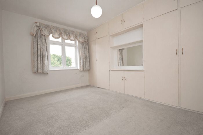 3 Bedroom Terraced House To Rent In Collinwood Gardens, Ilford, IG5