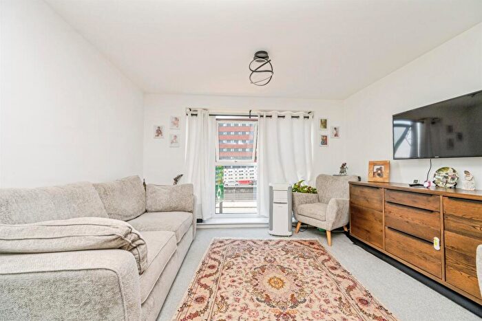 1 Bedroom Apartment For Sale In Belgrave Middleway, Birmingham, B5