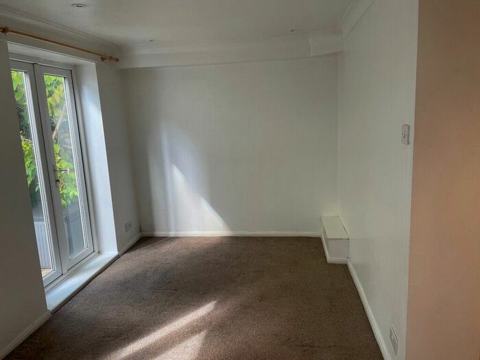 1 Bedroom Flat To Rent In Mulgrave Road, Sutton, SM2