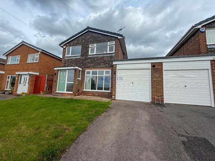 3 Bedroom Semi Detached House To Rent In Crabtree Close, Allestree, Derby, DE22