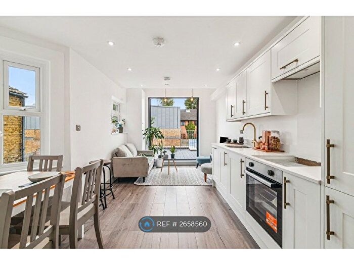 2 Bedroom Flat To Rent In Westcote Road, London, SW16