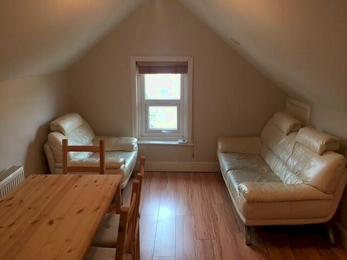 2 Bedroom Flat To Rent In Carlton Road, Polygon, Southampton, SO15