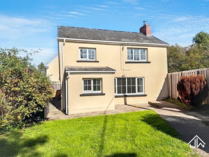 3 Bedroom Property For Sale In Manmoel Road, Croespenmaen, NP11