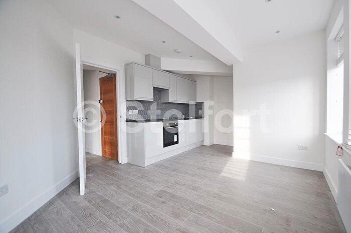 2 Bedroom Apartment To Rent In Court Road, London, SE9