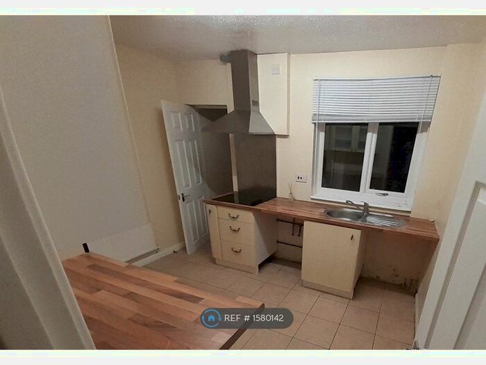 2 Bedroom Terraced House To Rent In Hunt Lane, Doncaster, DN5