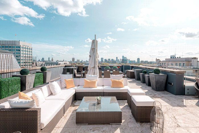 3 Bedroom Flat To Rent In Arlington Street, Mayfair, London, SW1A