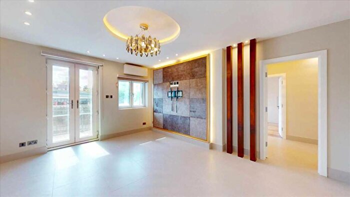 2 Bedroom Apartment For Sale In Palgrave Gardens, London, NW1